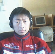 八月
